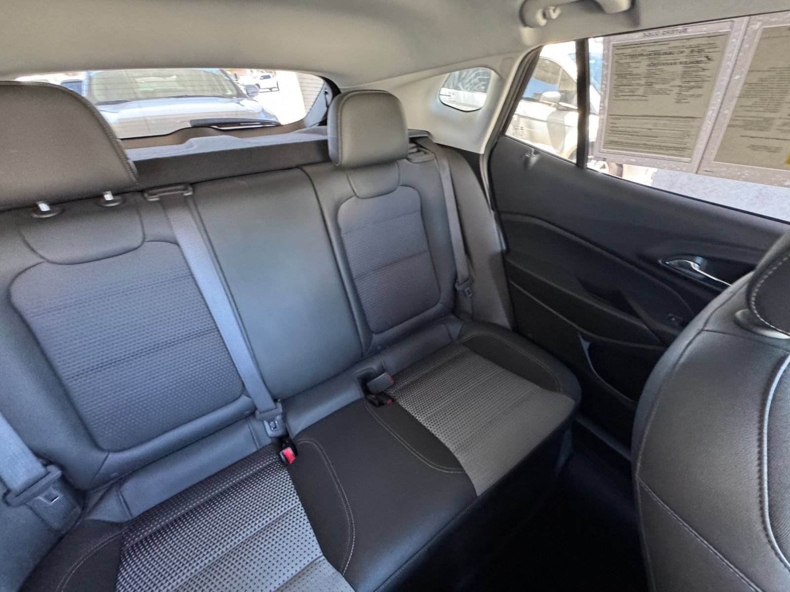 Used 2025 Chevrolet Trax LT FWD image 36