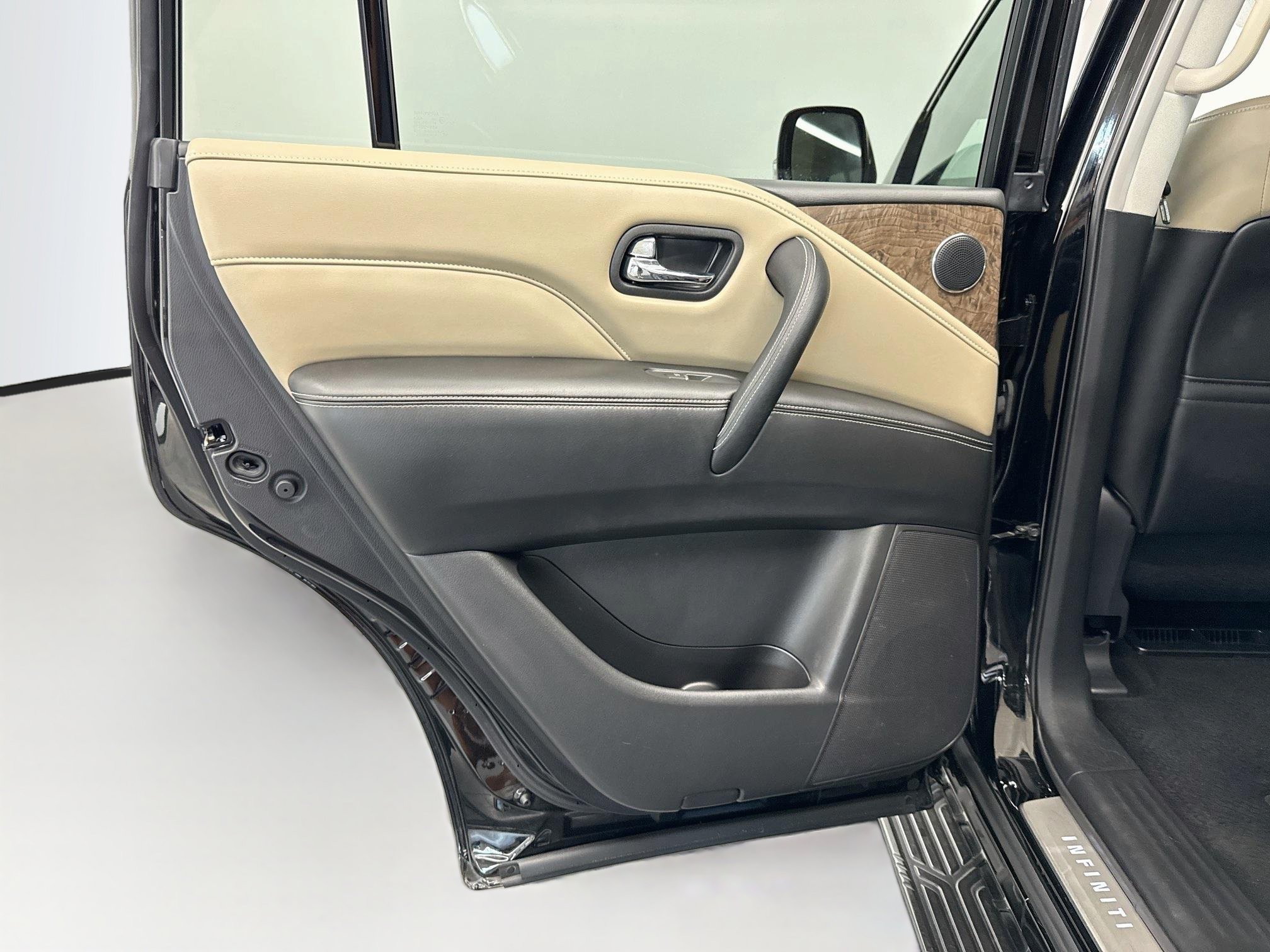 Used 2023 INFINITI QX80 Premium Select w/ Cargo Package RWD image 28