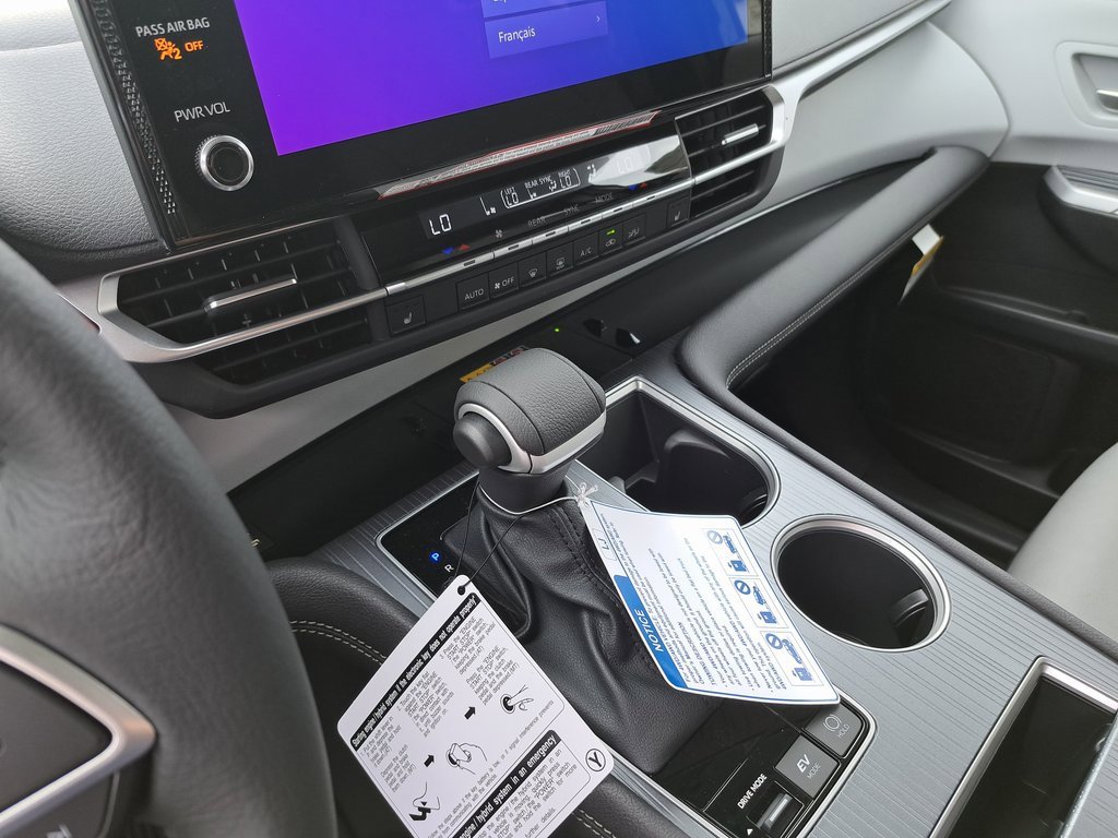 New 2025 Toyota Sienna XLE image 13
