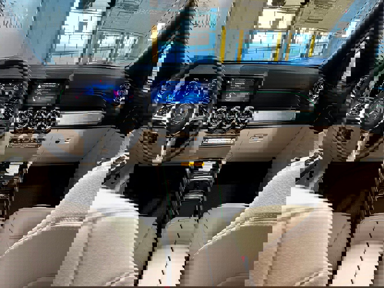 New 2025 Mercedes-Benz GLB 250 4MATIC image 6