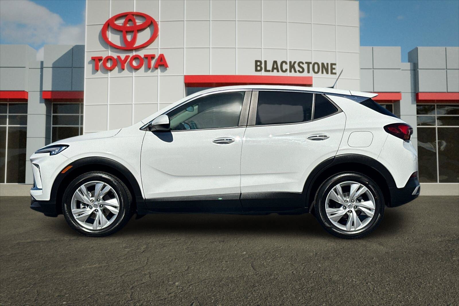 Used 2024 Buick Encore GX Preferred FWD image 6