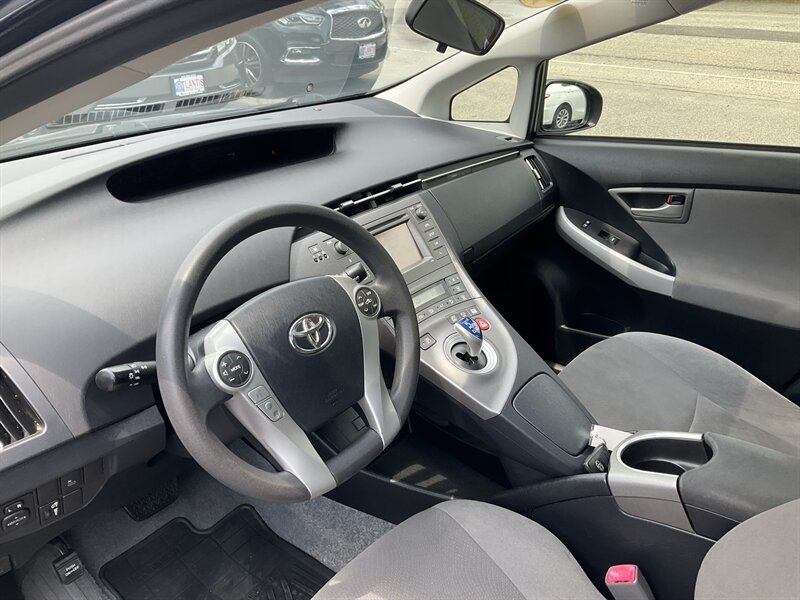 Used 2013 Toyota Prius Three w/ Solar Roof Pkg FWD image 18