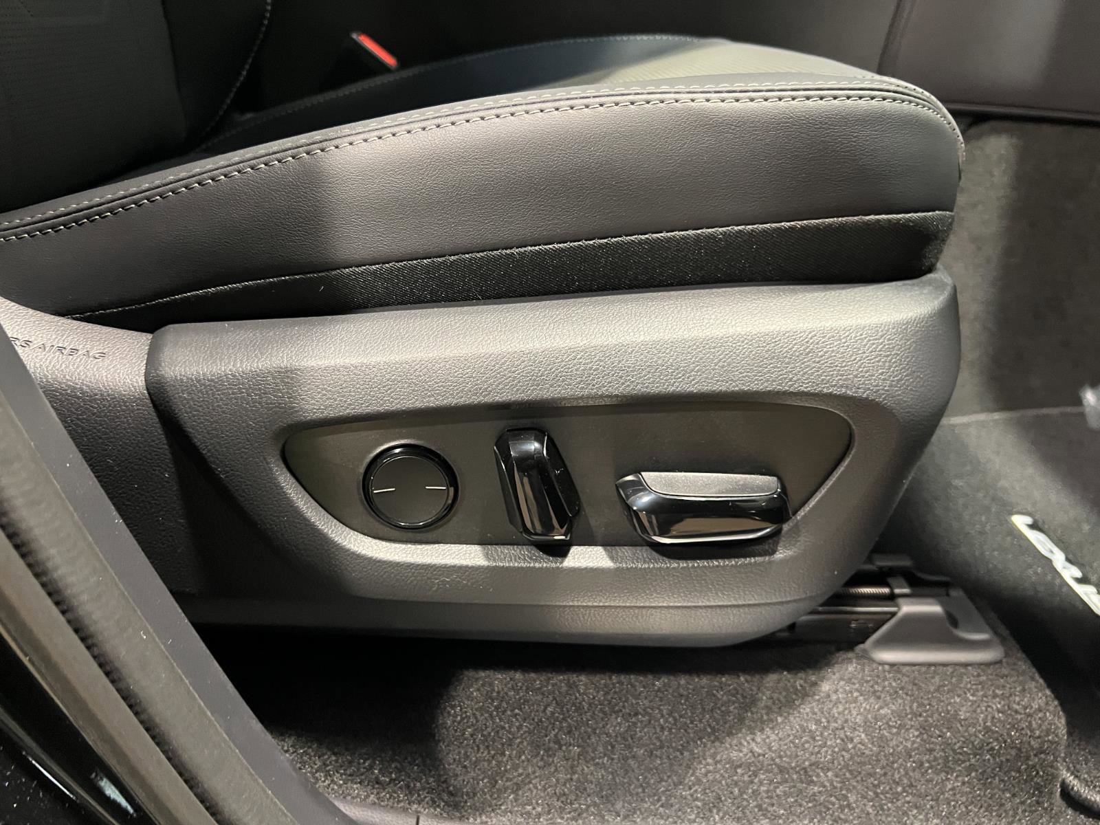 Used 2026 Lexus GX 550 w/ Cold Area Package image 46