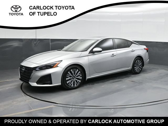 Used 2023 Nissan Altima 2.5 SV w/ SV Premium Package FWD image 9