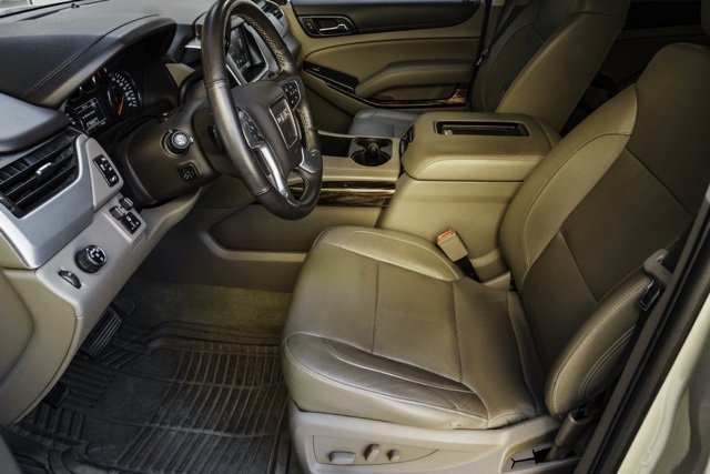 Used 2017 GMC Yukon SLT w/ HD Trailering Package image 9