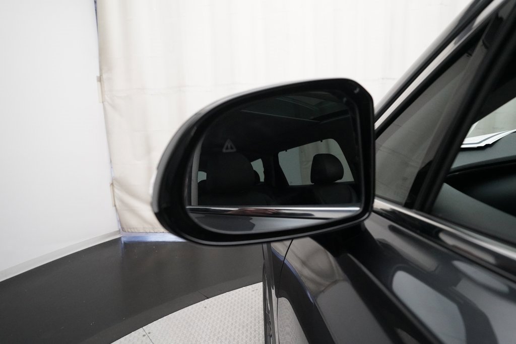 Used 2021 Hyundai Santa Fe Limited image 25