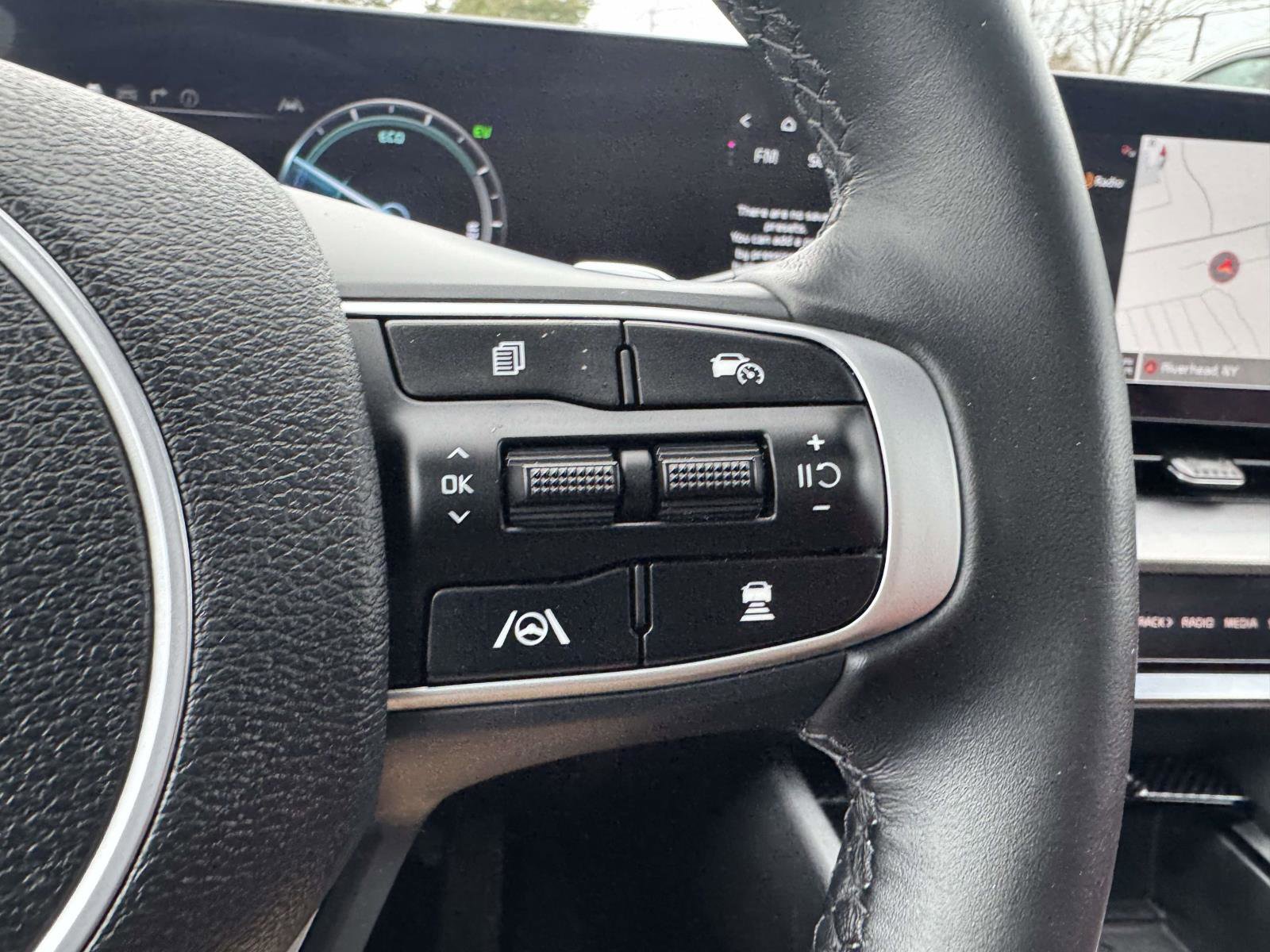 Used 2025 Kia Sportage SX Prestige image 34