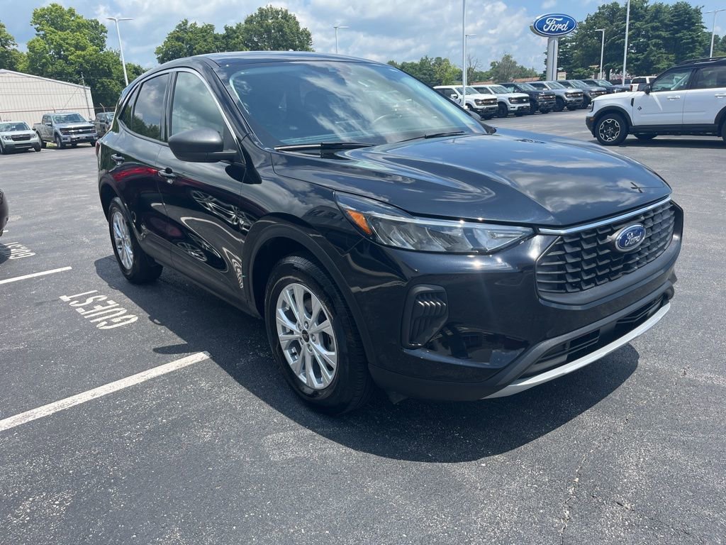 Used 2023 Ford Escape Active AWD/4WD image 7
