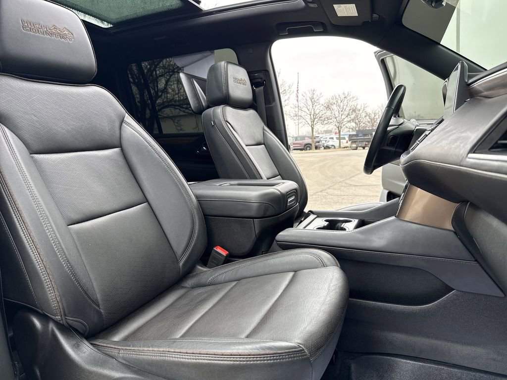 Used 2023 Chevrolet Suburban High Country image 27
