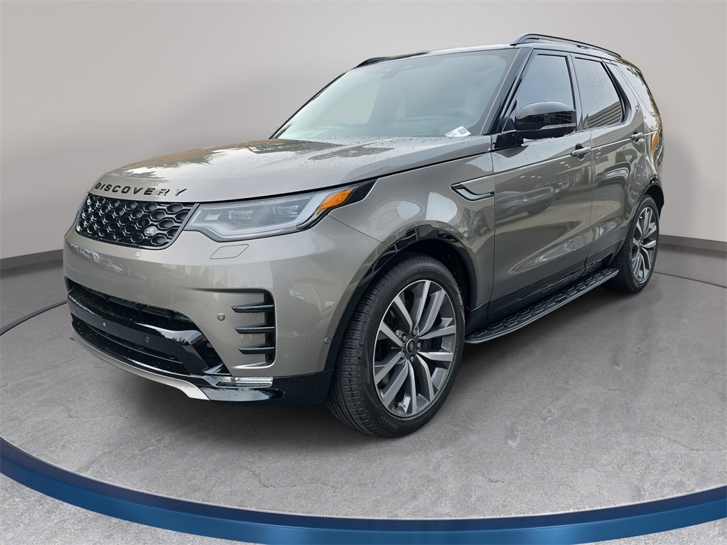 New 2025 Land Rover Discovery Dynamic SE image 1