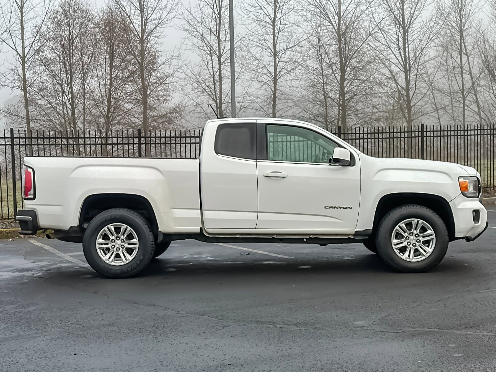 Used 2020 GMC Canyon SLE w/ Driver Alert Package image 3