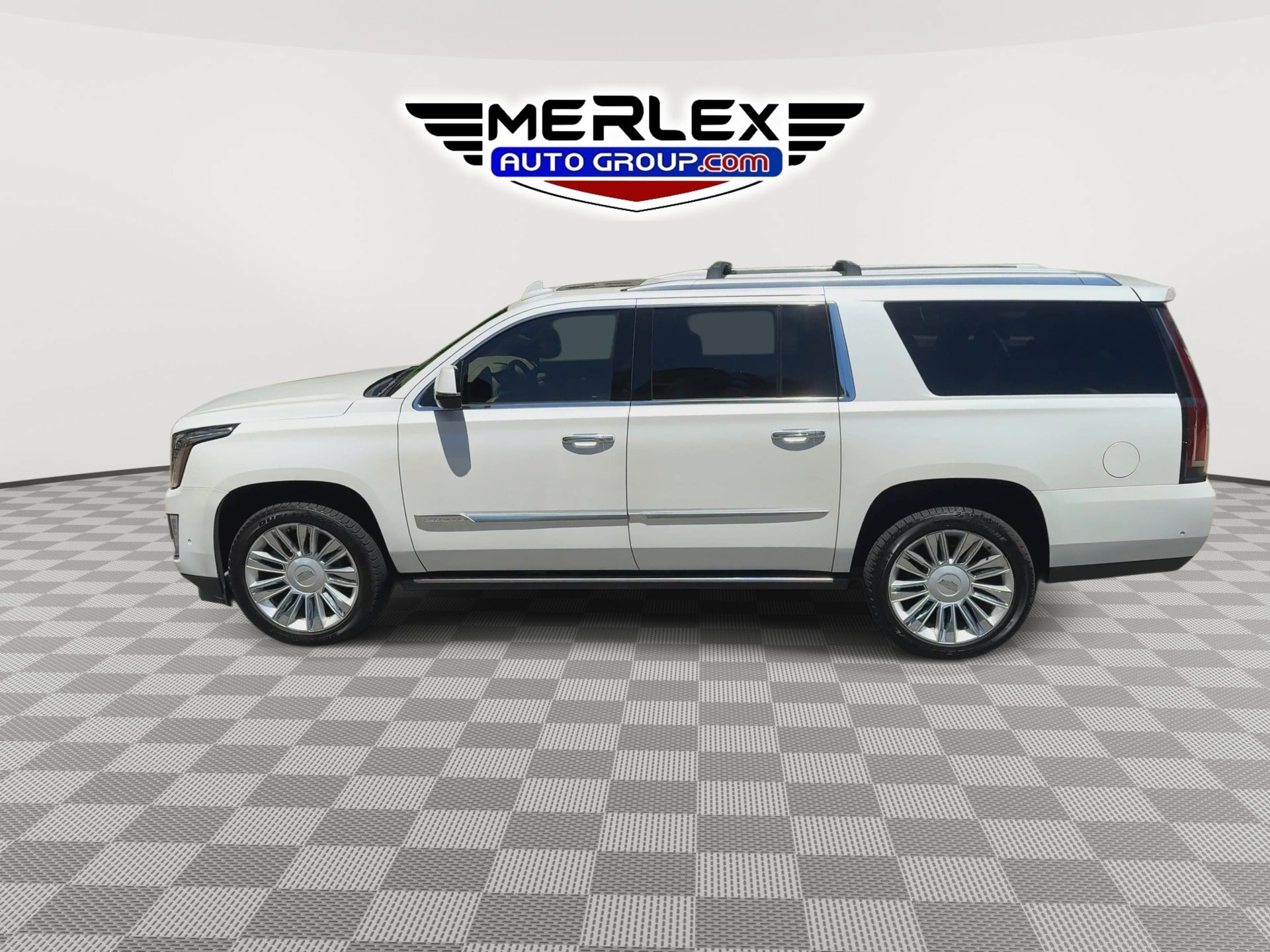 Used 2018 Cadillac Escalade ESV Platinum AWD/4WD image 5