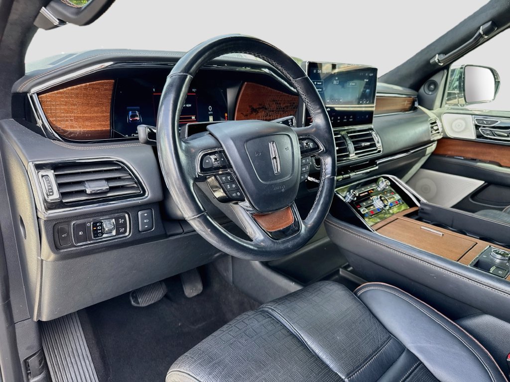 Used 2023 Lincoln Navigator L Black Label AWD/4WD image 10