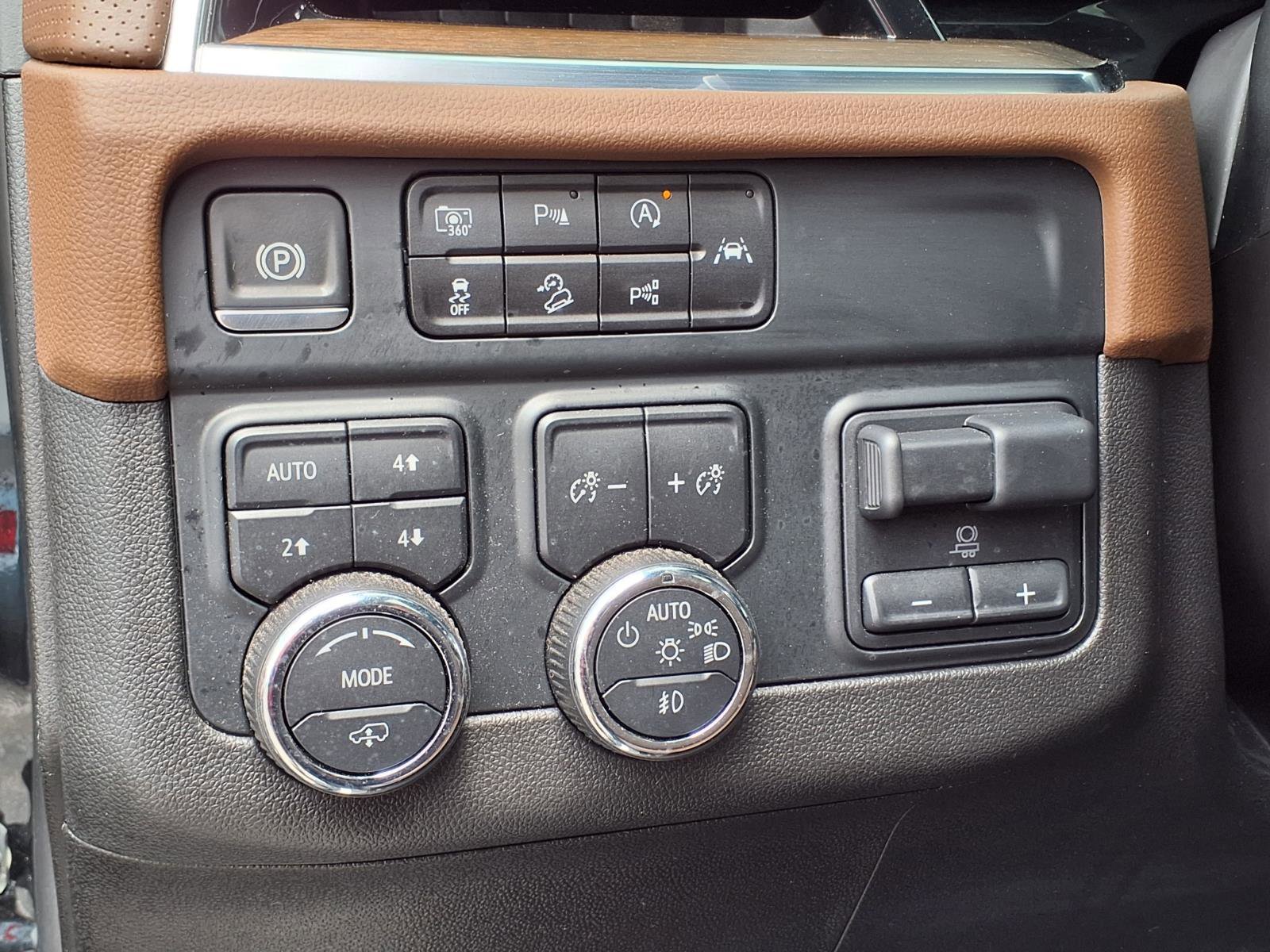 Used 2025 Chevrolet Tahoe High Country AWD/4WD image 24