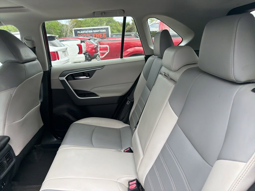 Used 2019 Toyota RAV4 XLE Premium image 11