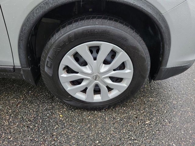 Used 2017 Nissan Rogue S image 6
