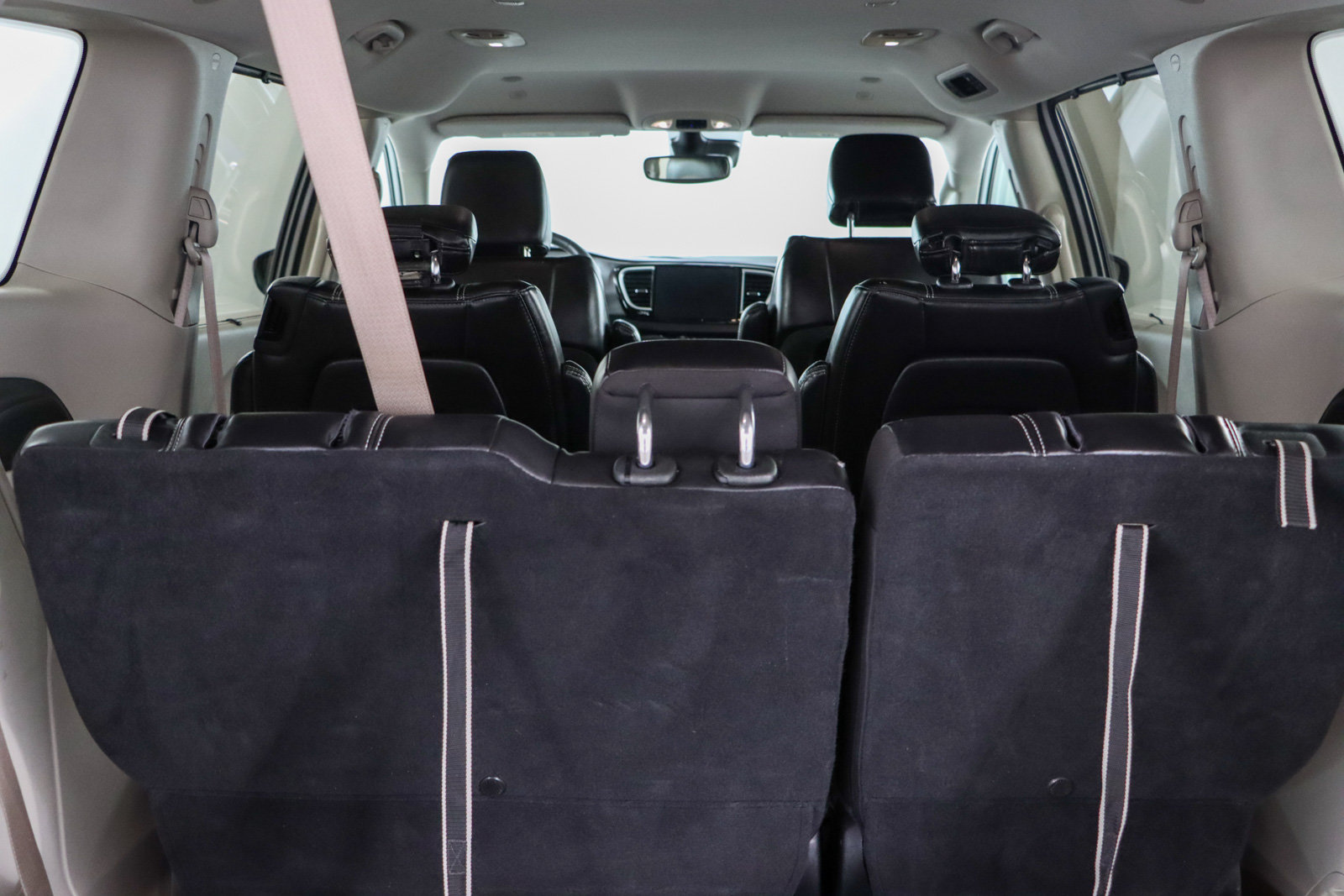 Used 2023 Chrysler Pacifica Touring-L FWD image 30