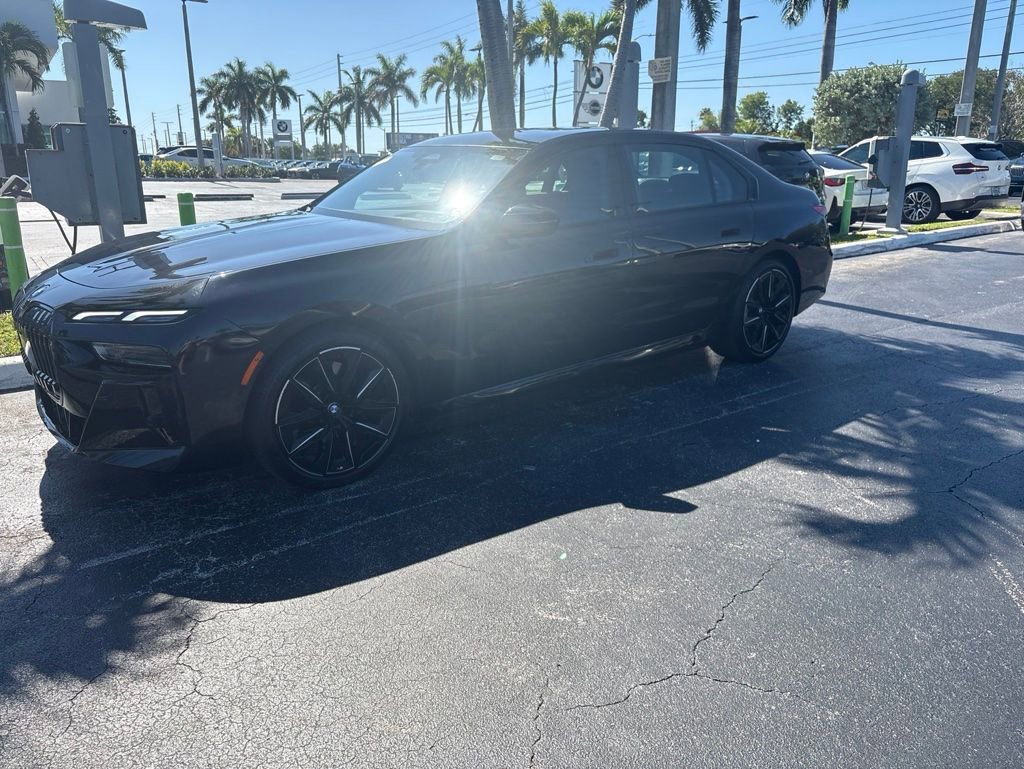 Used 2024 BMW 740i w/ Premium Package RWD image 9