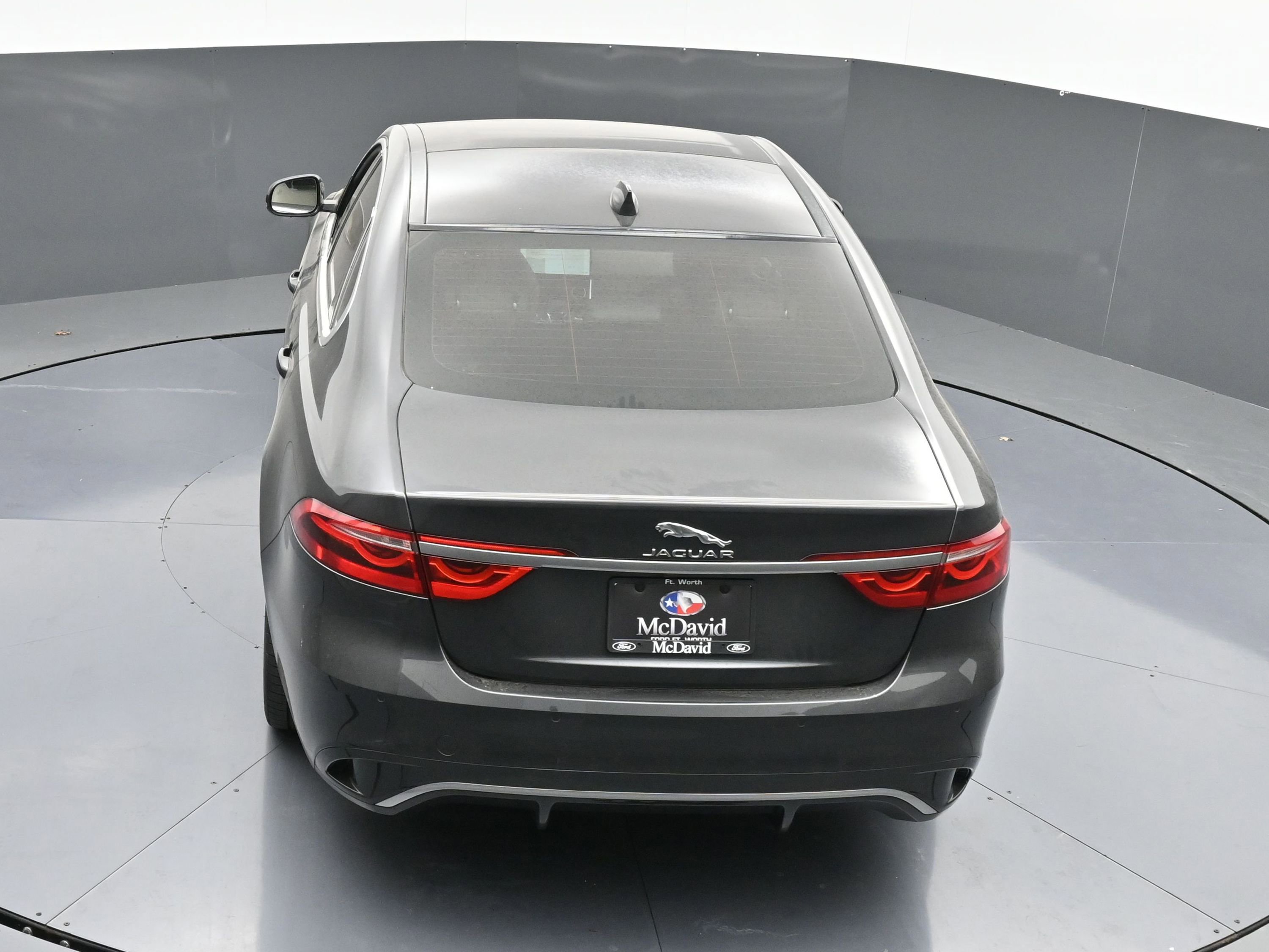 Used 2024 Jaguar XF R-Dynamic SE image 33