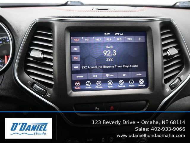 Used 2019 Jeep Cherokee Trailhawk w/ Cold Weather Group AWD/4WD image 30