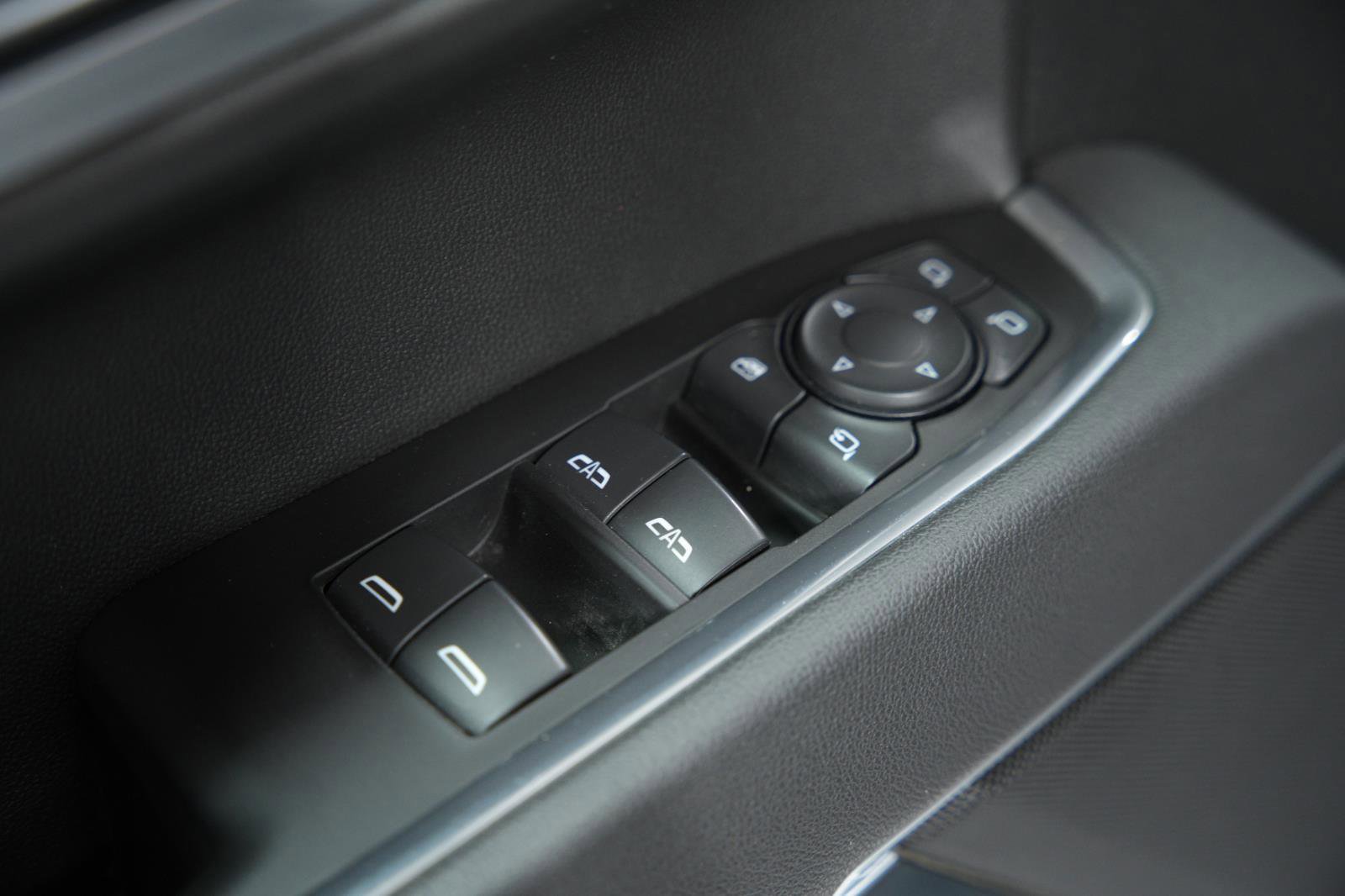 Used 2025 GMC Sierra 1500 SLT image 24