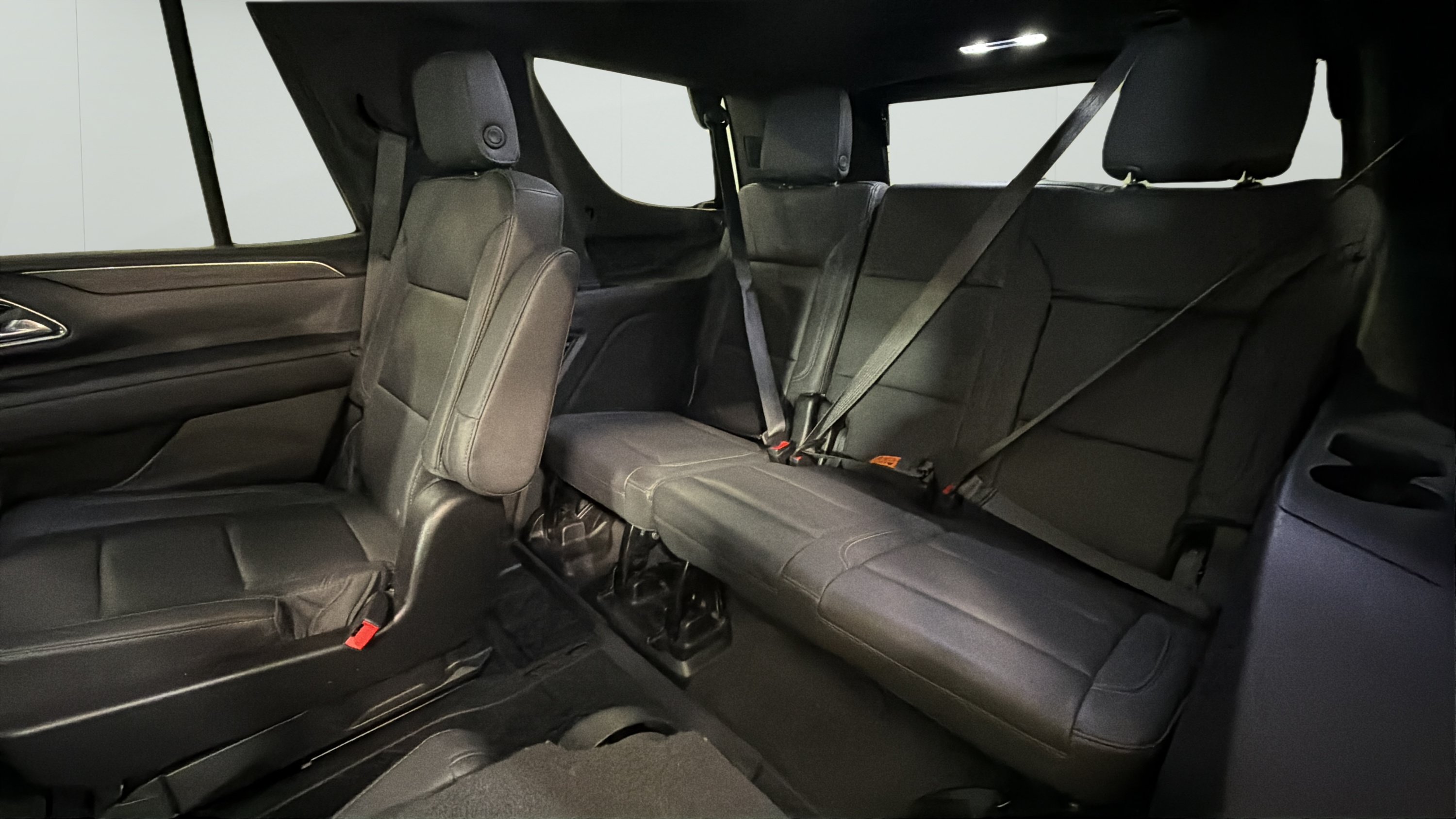 Used 2023 Chevrolet Tahoe LT w/ Luxury Package RWD image 20