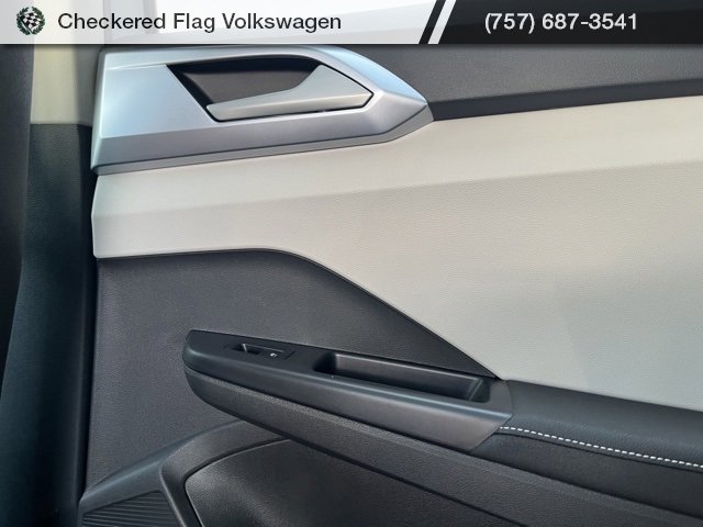 New 2025 Volkswagen Taos SE image 52
