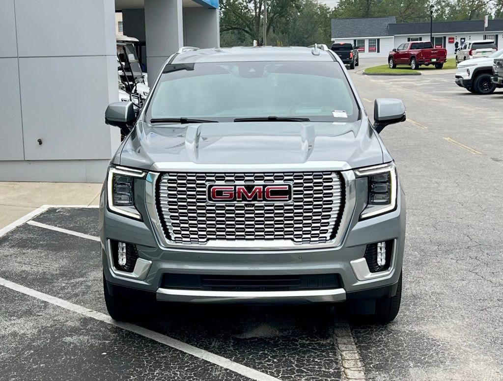 Used 2024 GMC Yukon XL Denali w/ Advanced Technology Package image 11