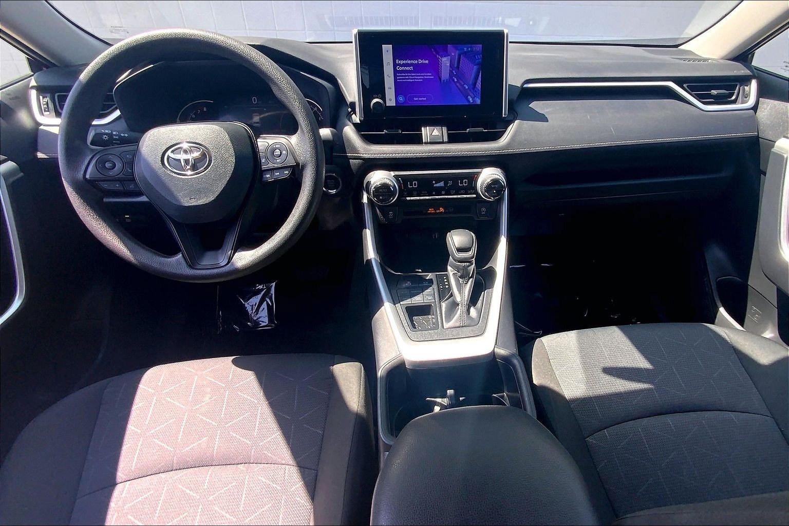 Used 2025 Toyota RAV4 XLE AWD/4WD image 19