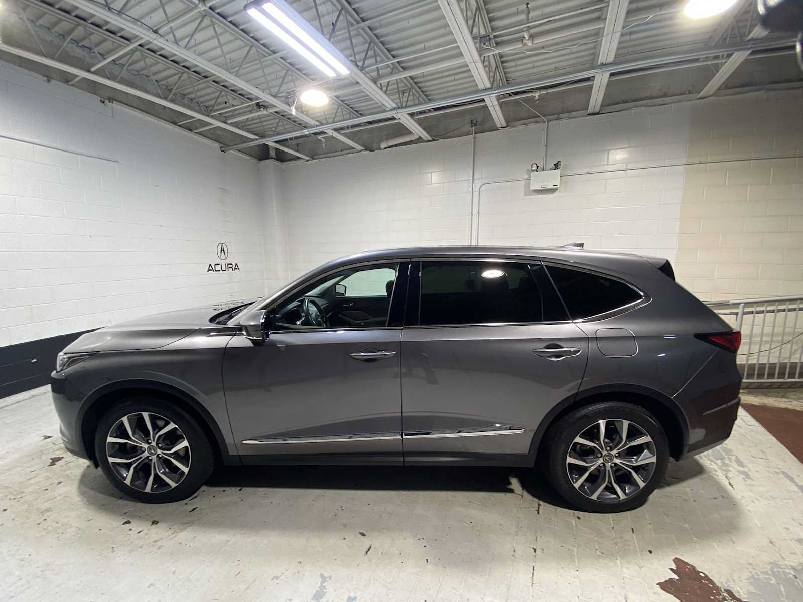 Certified 2024 Acura MDX SH-AWD w/ Technology Package image 3
