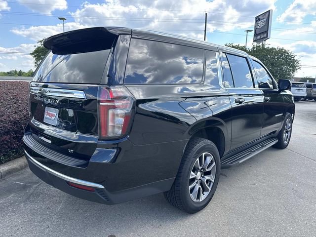 Used 2024 Chevrolet Suburban LT w/ Luxury Package RWD image 5