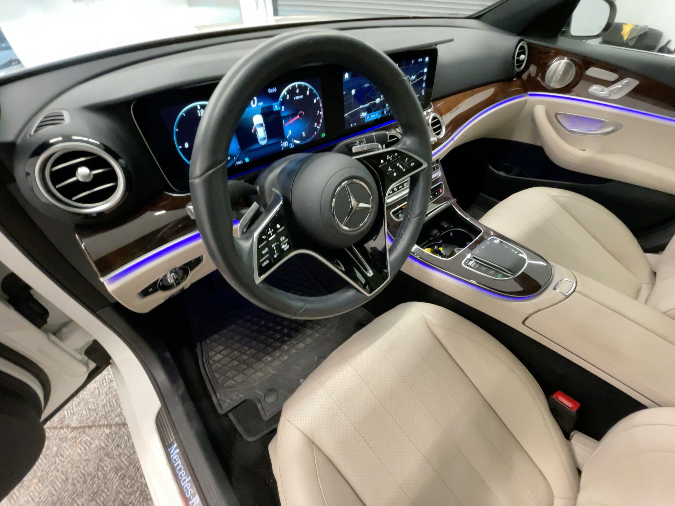 Used 2022 Mercedes-Benz E 350 Sedan image 4