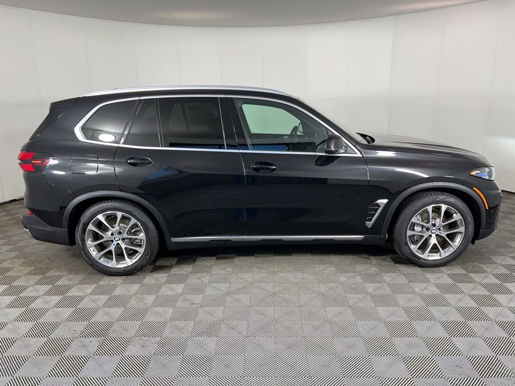 New 2026 BMW X5 xDrive50e w/ Climate Comfort Package image 2