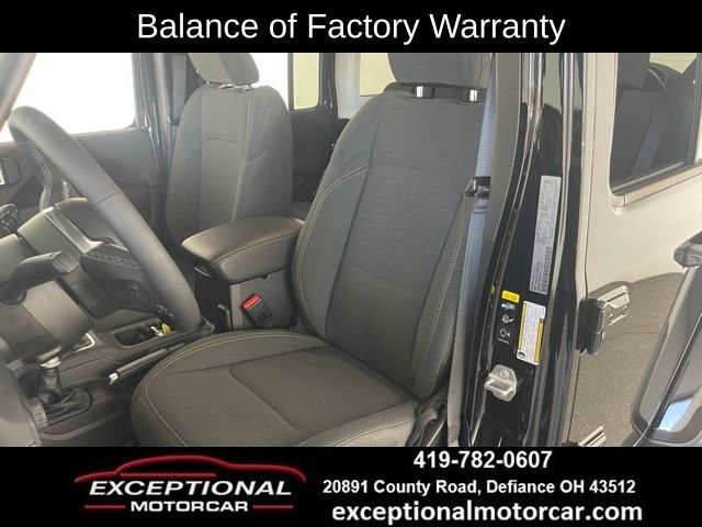 Used 2025 Jeep Wrangler Unlimited Sahara image 33