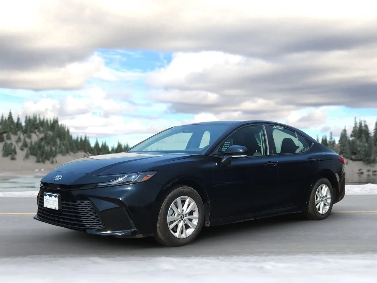 Used 2025 Toyota Camry LE image 1