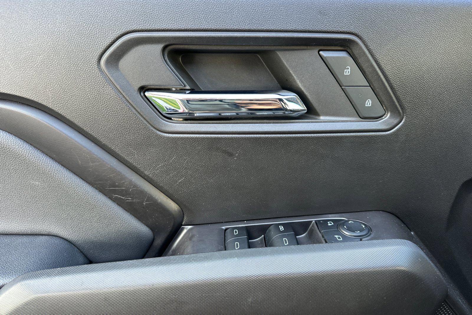 Certified 2024 Chevrolet Colorado LT w/ LT Convenience Package image 11