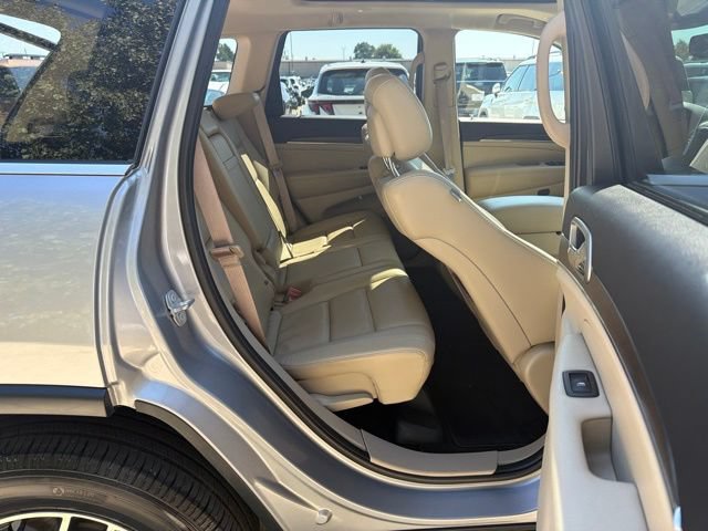 Used 2017 Jeep Grand Cherokee Limited w/ Luxury Group II RWD image 24