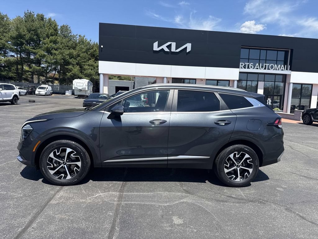 Used 2024 Kia Sportage EX AWD/4WD image 2