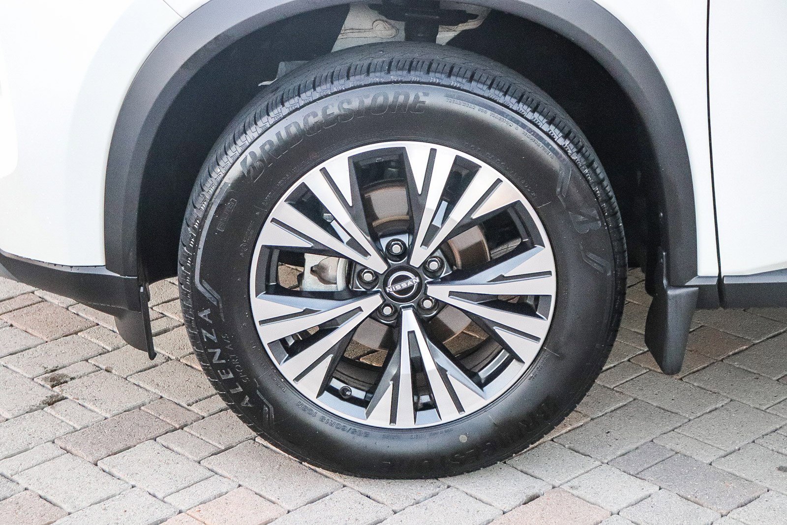 Used 2023 Nissan Rogue SV image 12