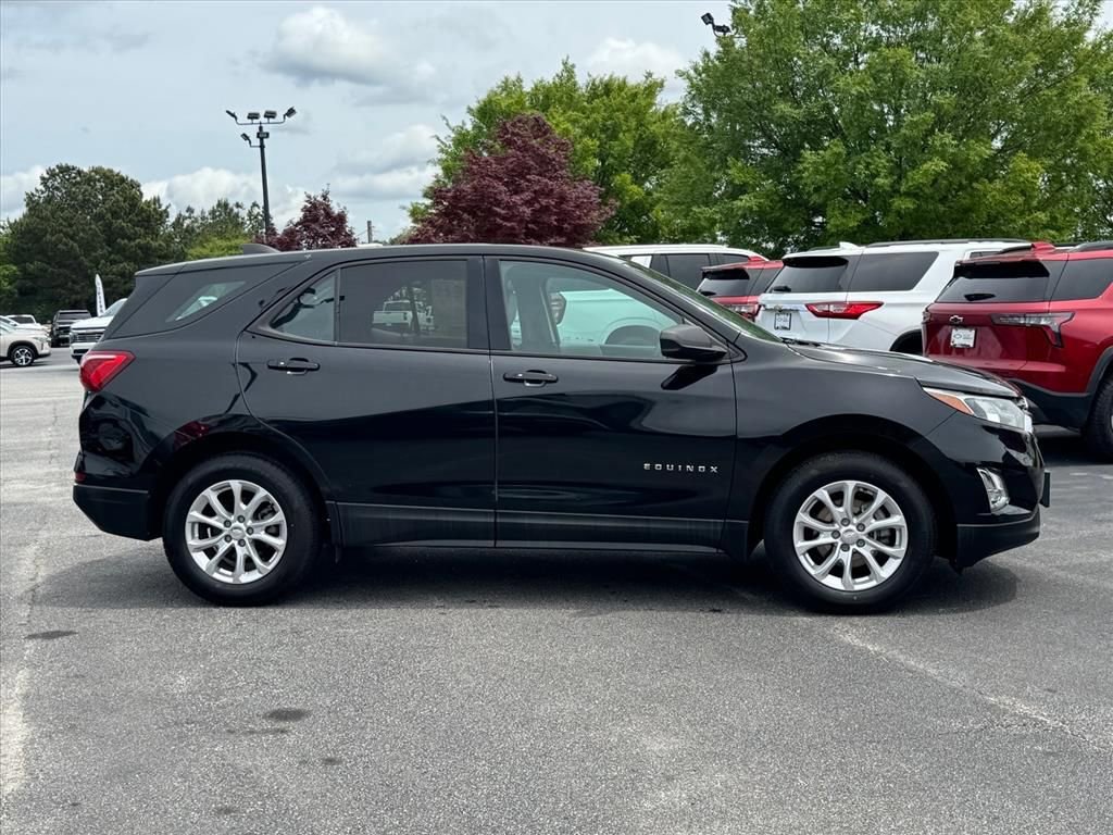 Used 2018 Chevrolet Equinox LS FWD image 2