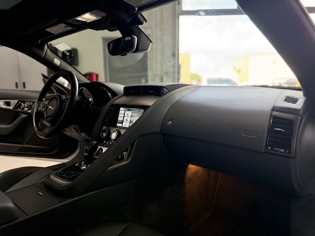 Used 2015 Jaguar F-TYPE Coupe RWD image 13