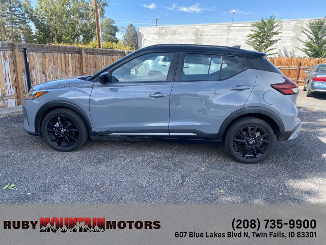Used 2023 Nissan Kicks SR w/ Interior Electronics Package FWD image 4