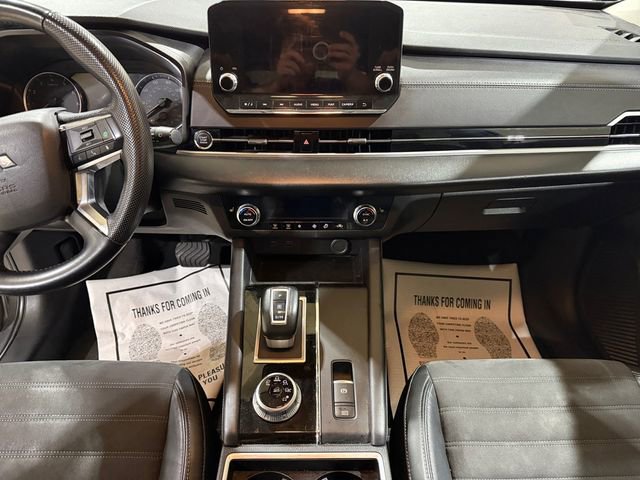 Used 2023 Mitsubishi Outlander SE image 11