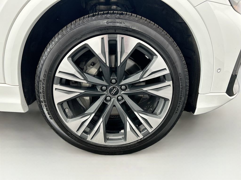 Certified 2025 Audi Q8 Premium Plus w/ Premium Plus Package image 31
