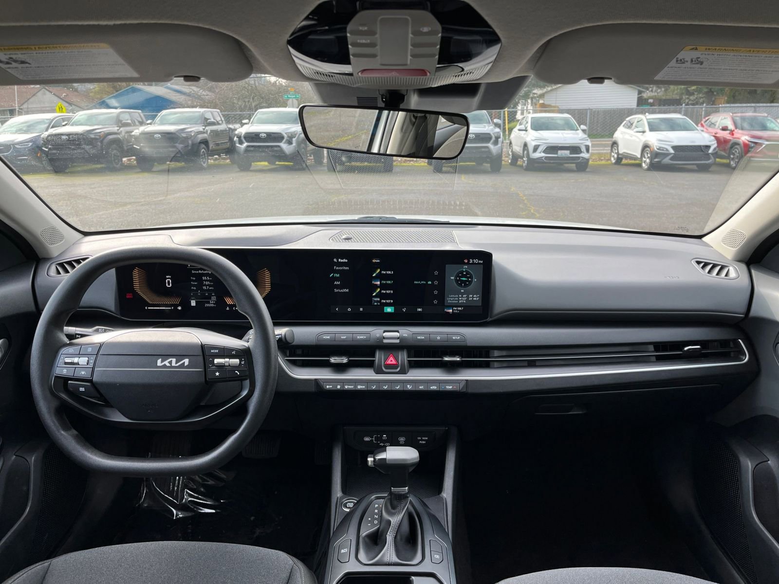 Used 2025 Kia K4 LXS image 32