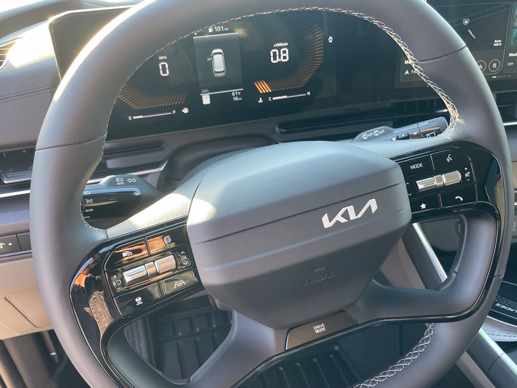 New 2027 Kia Carnival EX FWD image 13