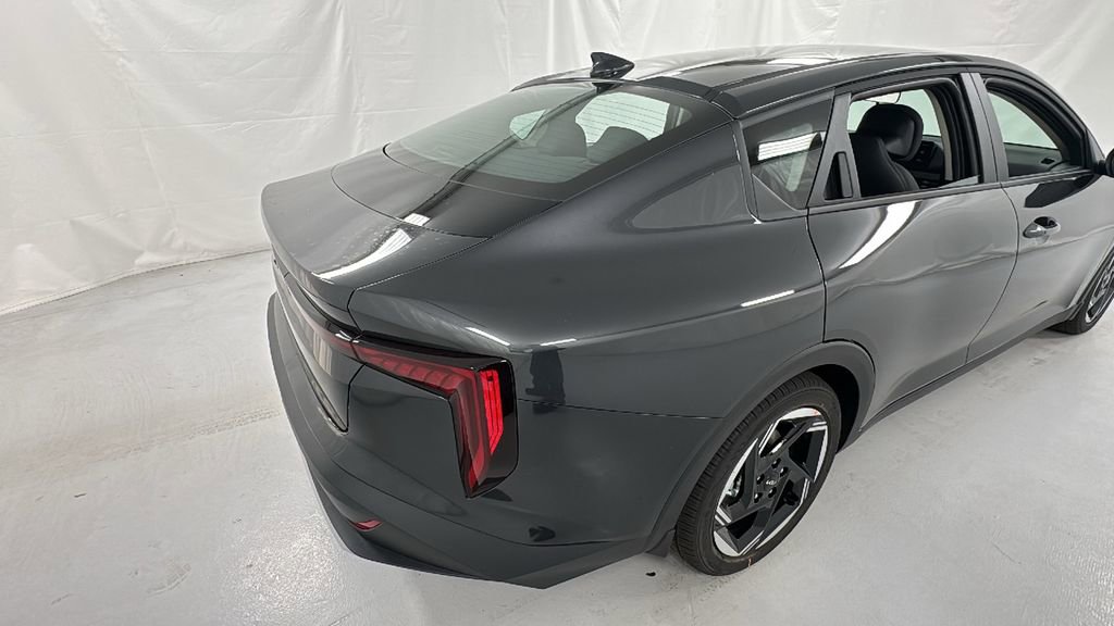 New 2025 Kia K4 EX image 3