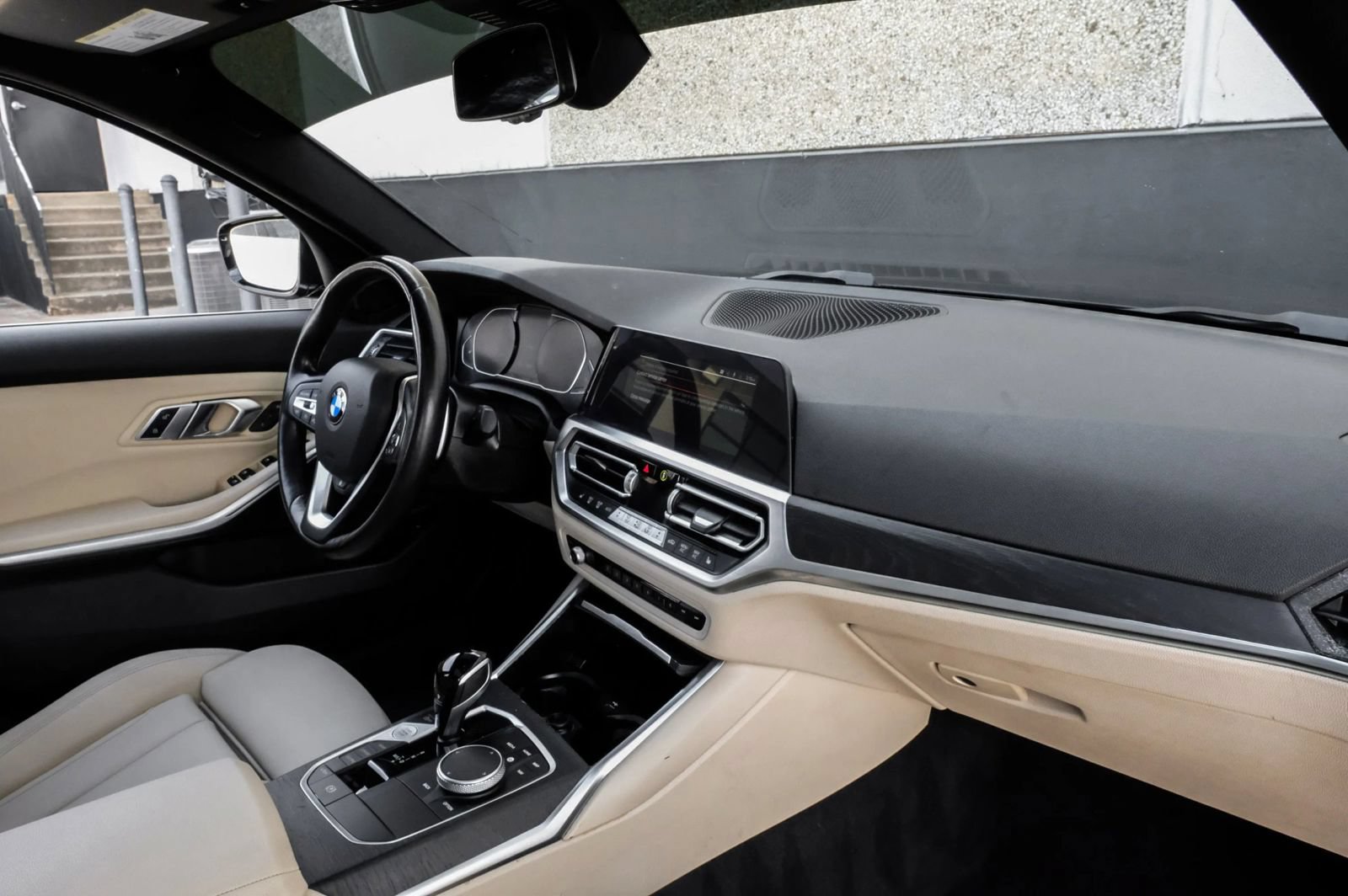Used 2021 BMW 330i Sedan w/ Convenience Package RWD image 16