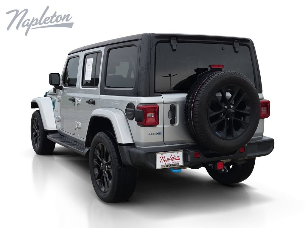 Used 2023 Jeep Wrangler Unlimited Sahara w/ Cold Weather Group AWD/4WD image 3