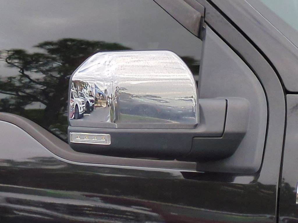 Used 2015 Ford F150 Lariat image 12